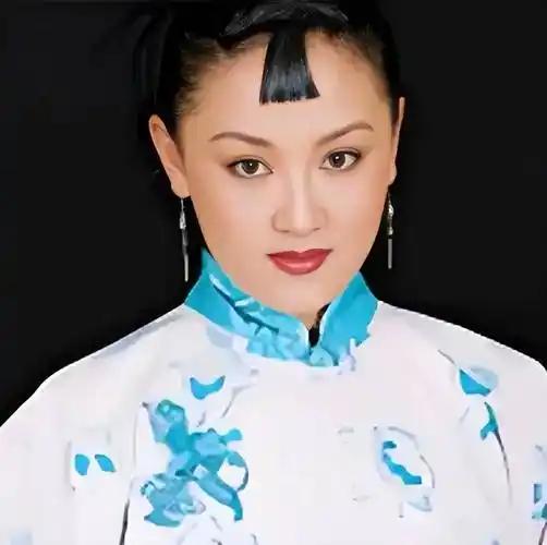 她曾是本山传媒第一美女，正当红时传出被开除？如今的她判若两人。
 





二
