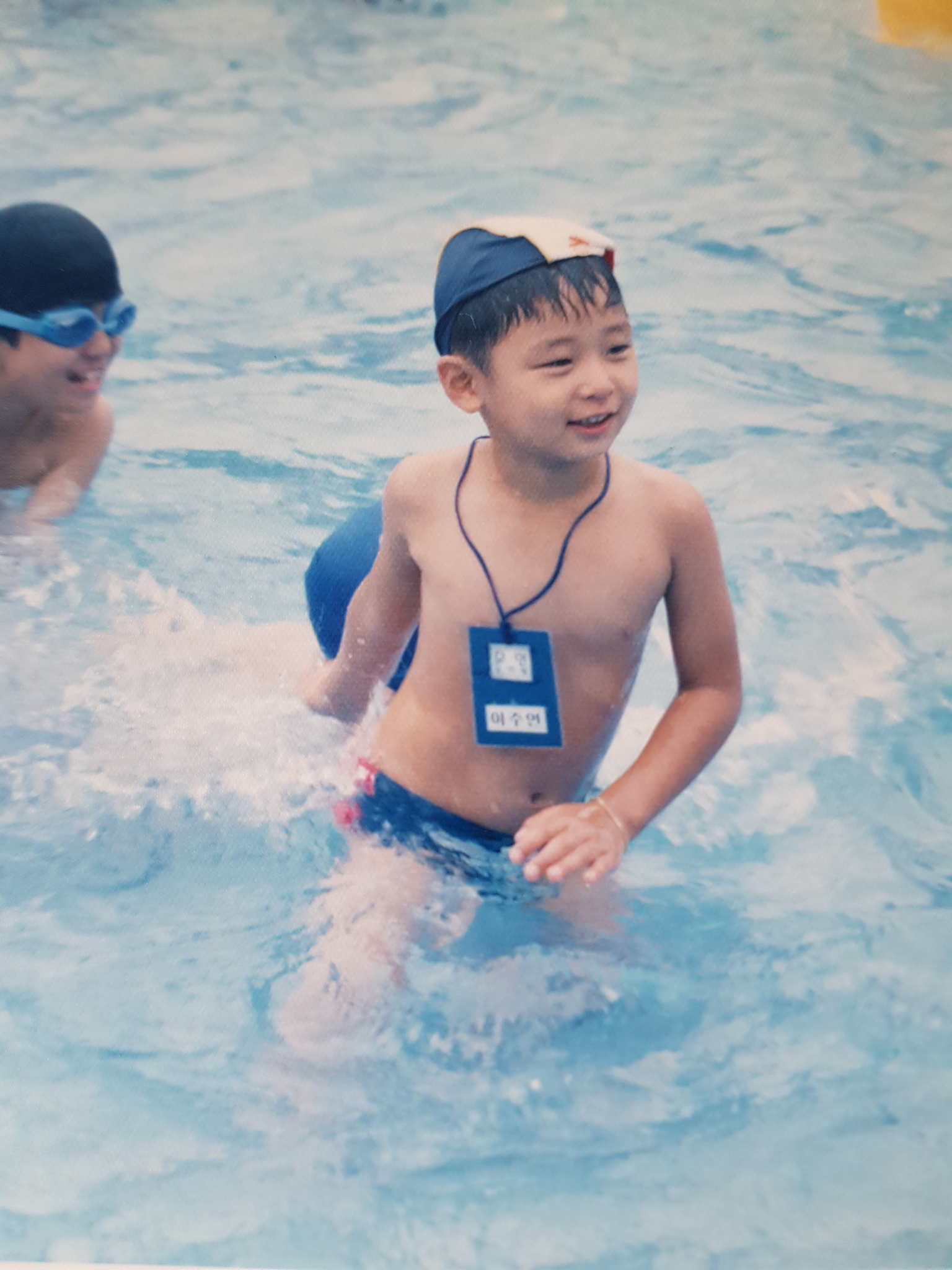听说国道正在发正太 跟老太太抢鸡蛋似的就去了 领回来个小孩是虾米意思惹 喊派出所