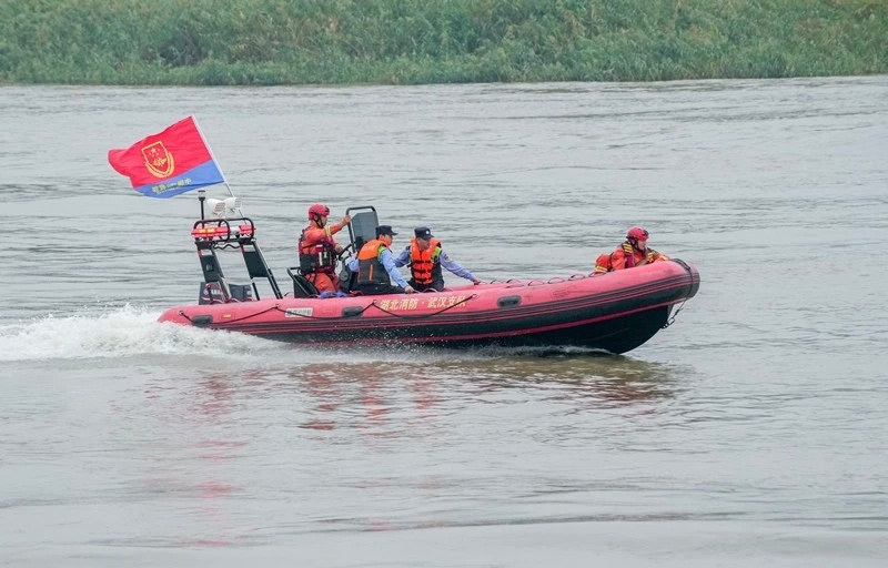 湖北省消防系统的RIB ​​​