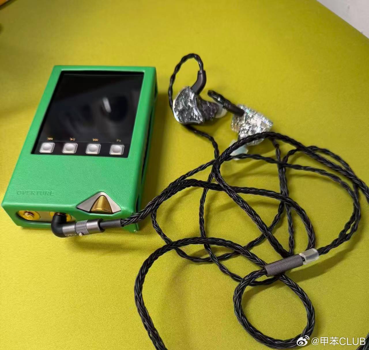 来甲苯以旧换新榭兰图黄金版→超旗舰qdc渴望，这次能再退烧3年？上海老烧当年买榭