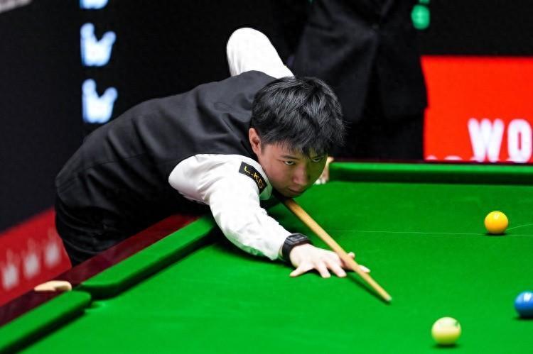 晋级8强！赵心童13-9胜丁俊晖，8强战对决墨菲看点拉满
北京时间4月26日，斯