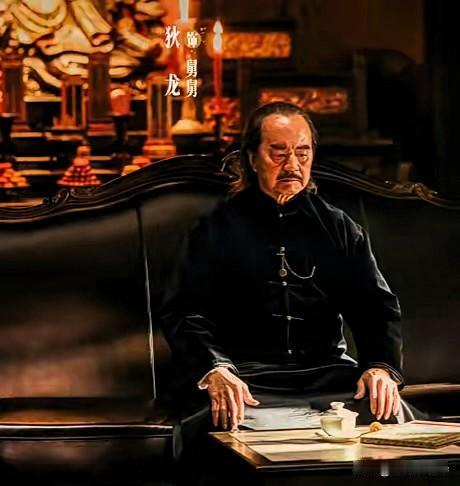 我有一种强烈的预感。
​狄龙之所以会出演王宝强的电影。
​不是王宝强给他的出演片