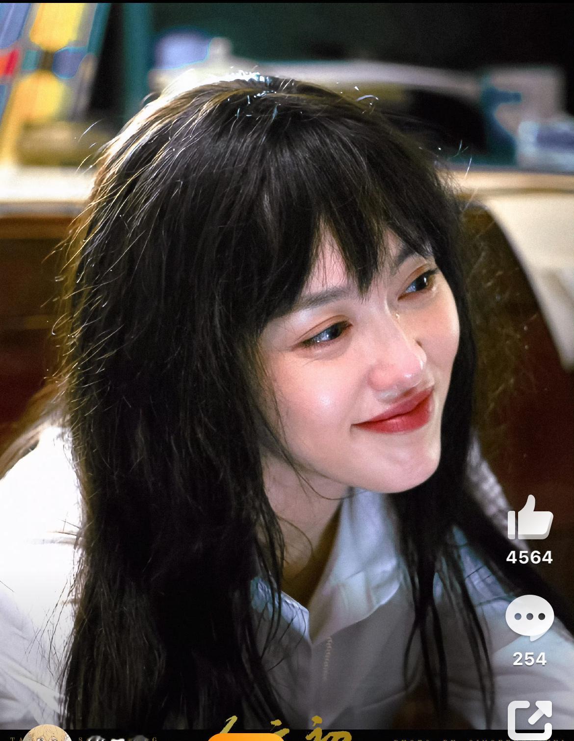 对于唐嫣，
我想说点啥，可是又怕说不好，
从汪小姐以后，我就发现好像唐嫣变了，变