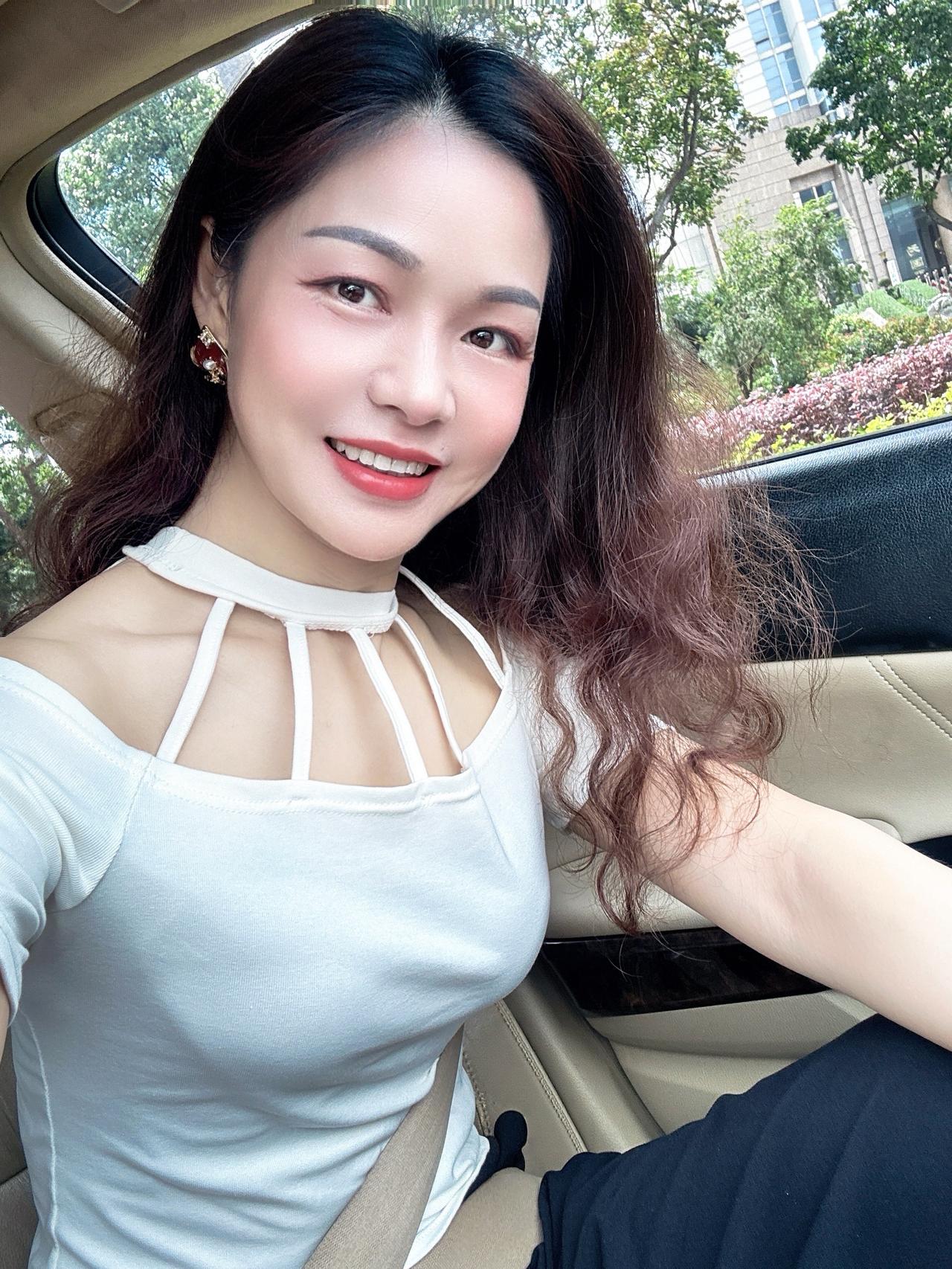 生活过的是一种心情，用微笑迎接每一天。穿搭独一无二的你 日常分享