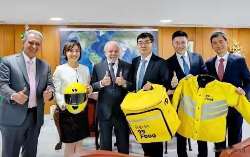 滴滴在巴西上线了外卖业务。在跟巴西领导人卢拉会面时，滴滴创始人程维表示未来一年会