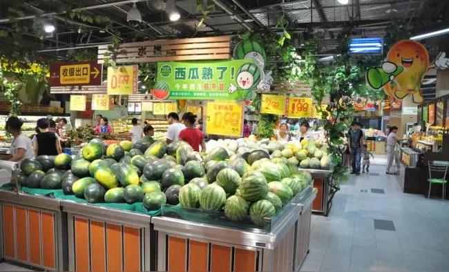 北京这暴雨，感觉是提前了！

今天早晨下了一阵，八点来钟就停了。
天气预报的暴雨