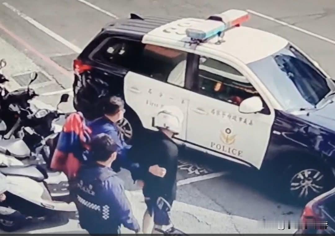 2月21日大年初五清晨五点，中国台湾地区嘉义市一名70岁老翁外出晨跑，途经自由路