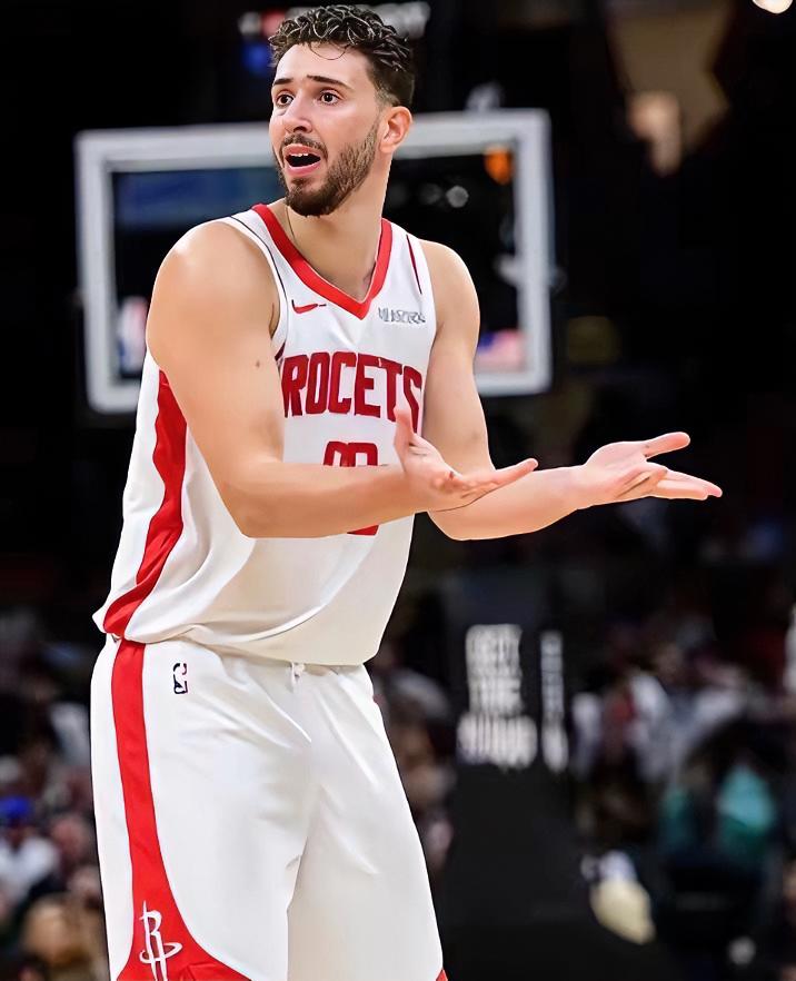 火箭球迷天塌了！
等了一晚上
什么交易也没有
不知道火箭管理层在干什么
既不避税