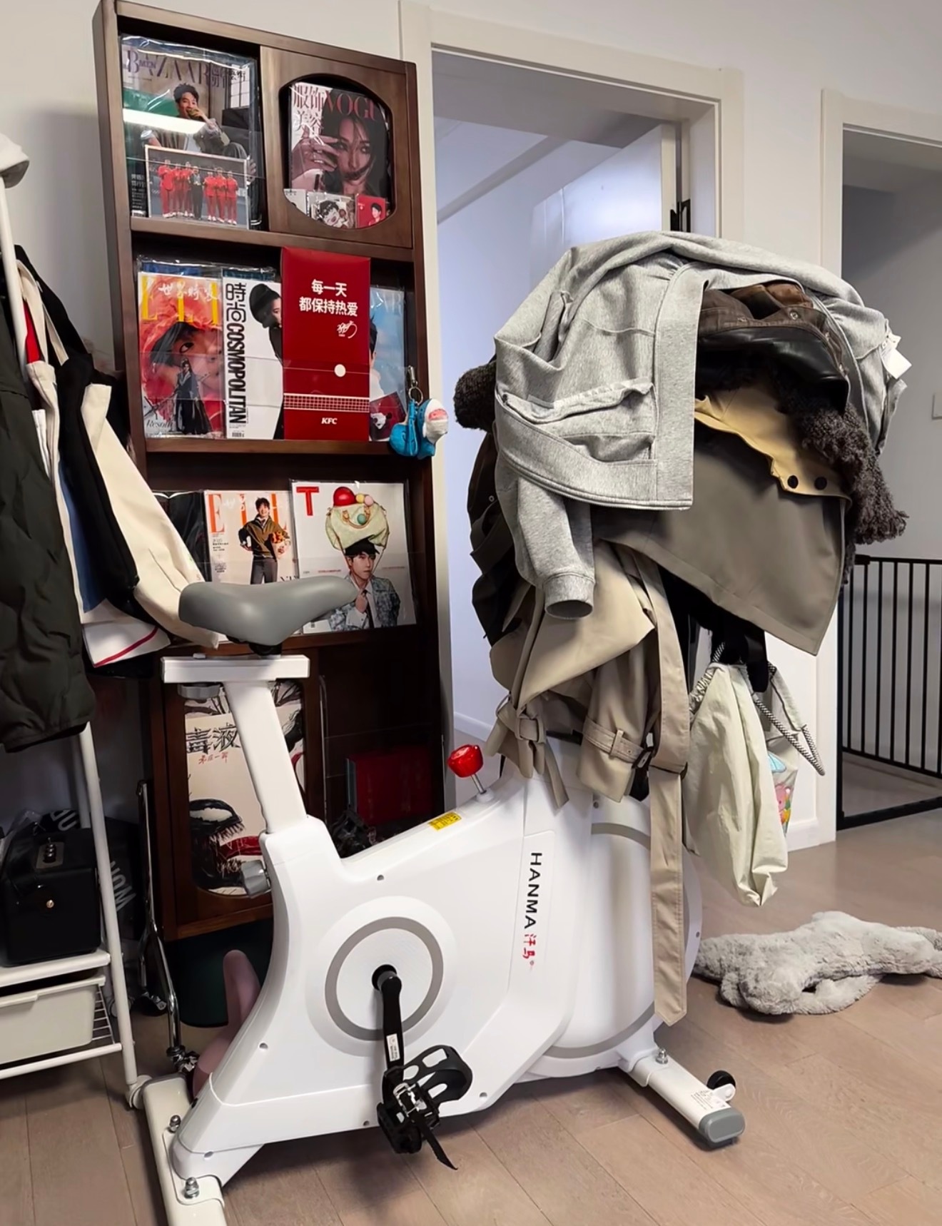 健身器材的最终宿命 哈哈哈确实很多人买健身器材都是一时兴起，最后都落的一个晾衣服