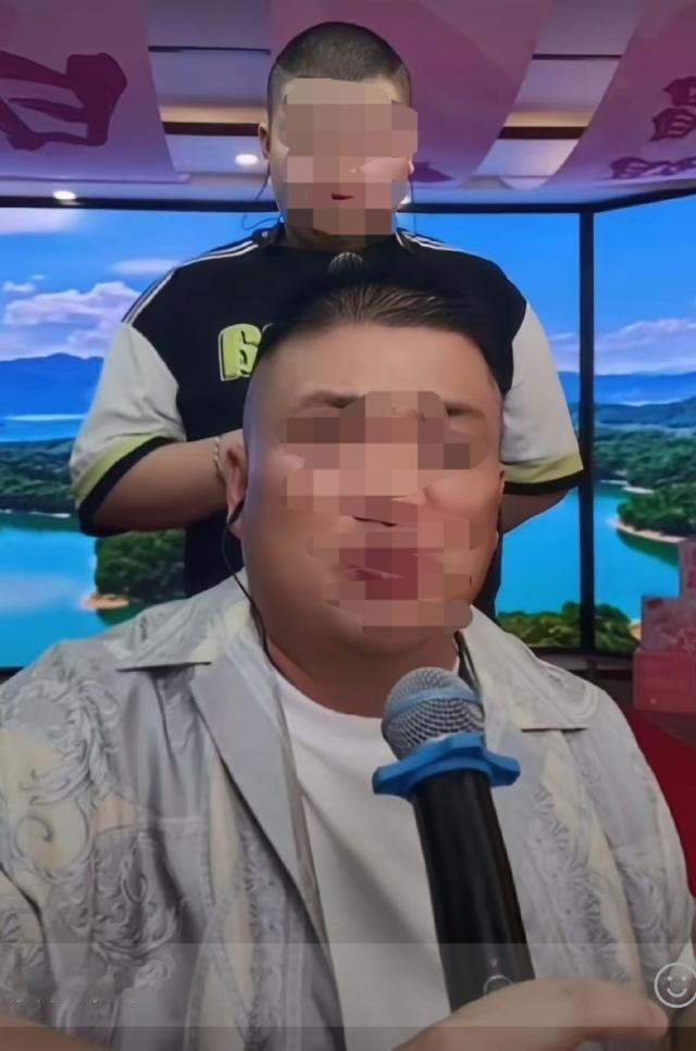 这人是戏精，一身功夫，都不常用了！
     他是CM姐的前夫哥，据他前夫哥自称