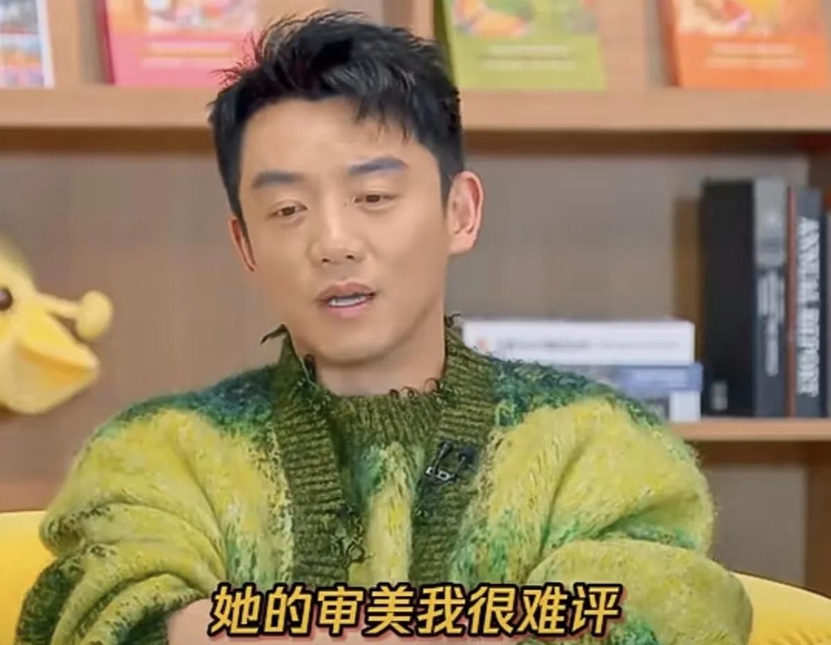 郑恺吐槽女儿穿搭，引发热议！

在一档综艺节目中，郑恺吐槽女儿穿搭，引发热议！直