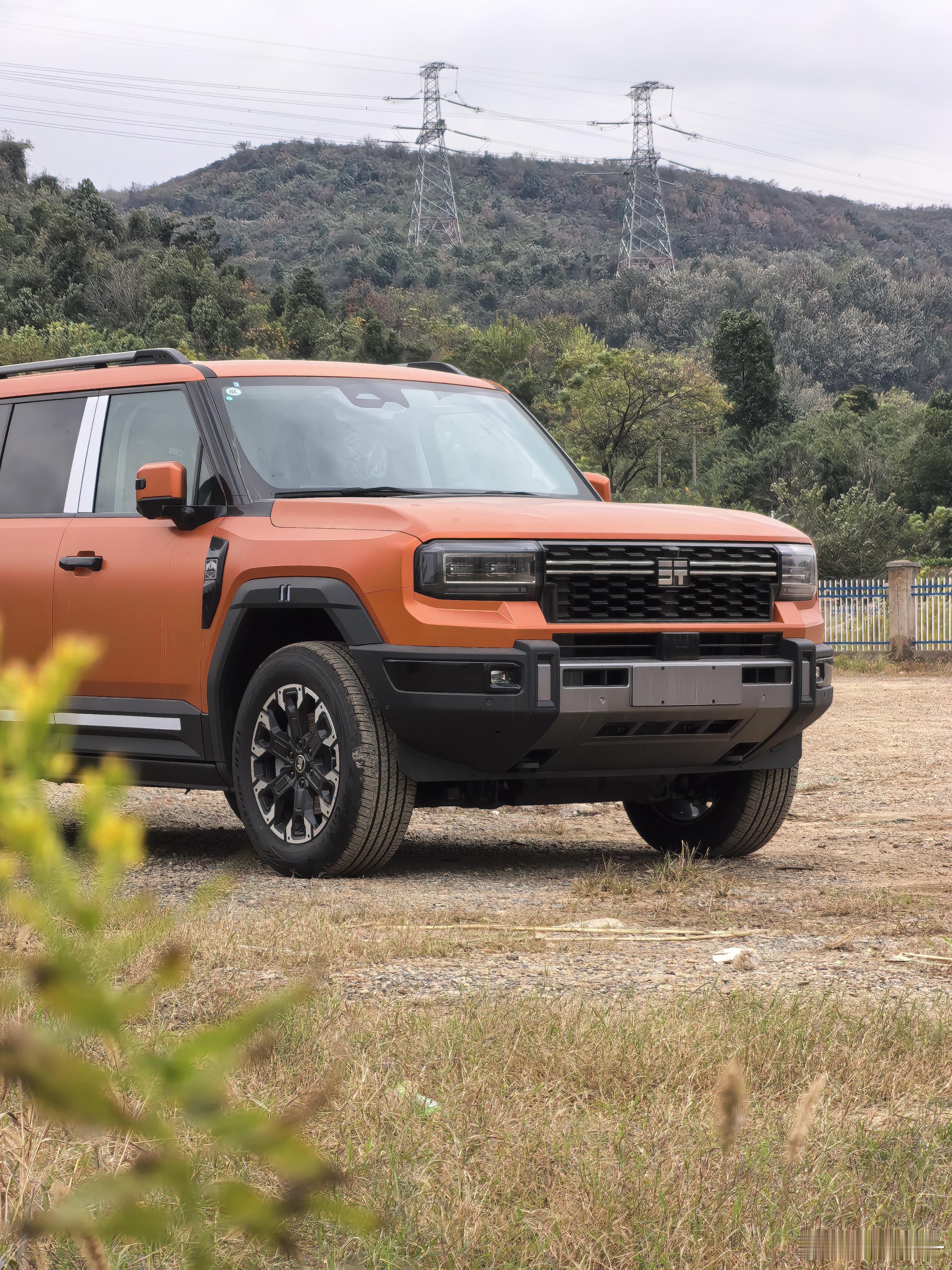 奇瑞纵横G700原车的接近角是真够大刚查了下，卸车还有车载卫星通讯买了不玩儿个无