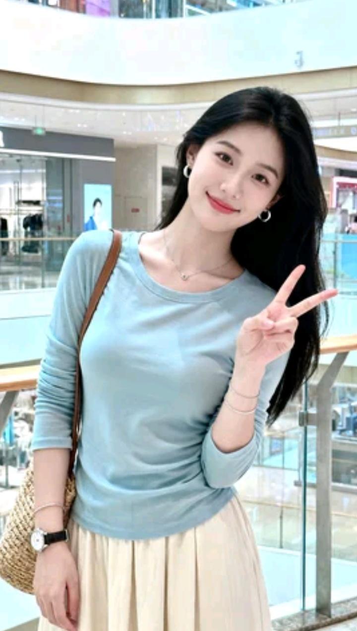 元气满满的一天，从微笑开始！女生衬衫怎么穿好看 淡蓝色衬衫穿搭 休闲文艺衬衫女 