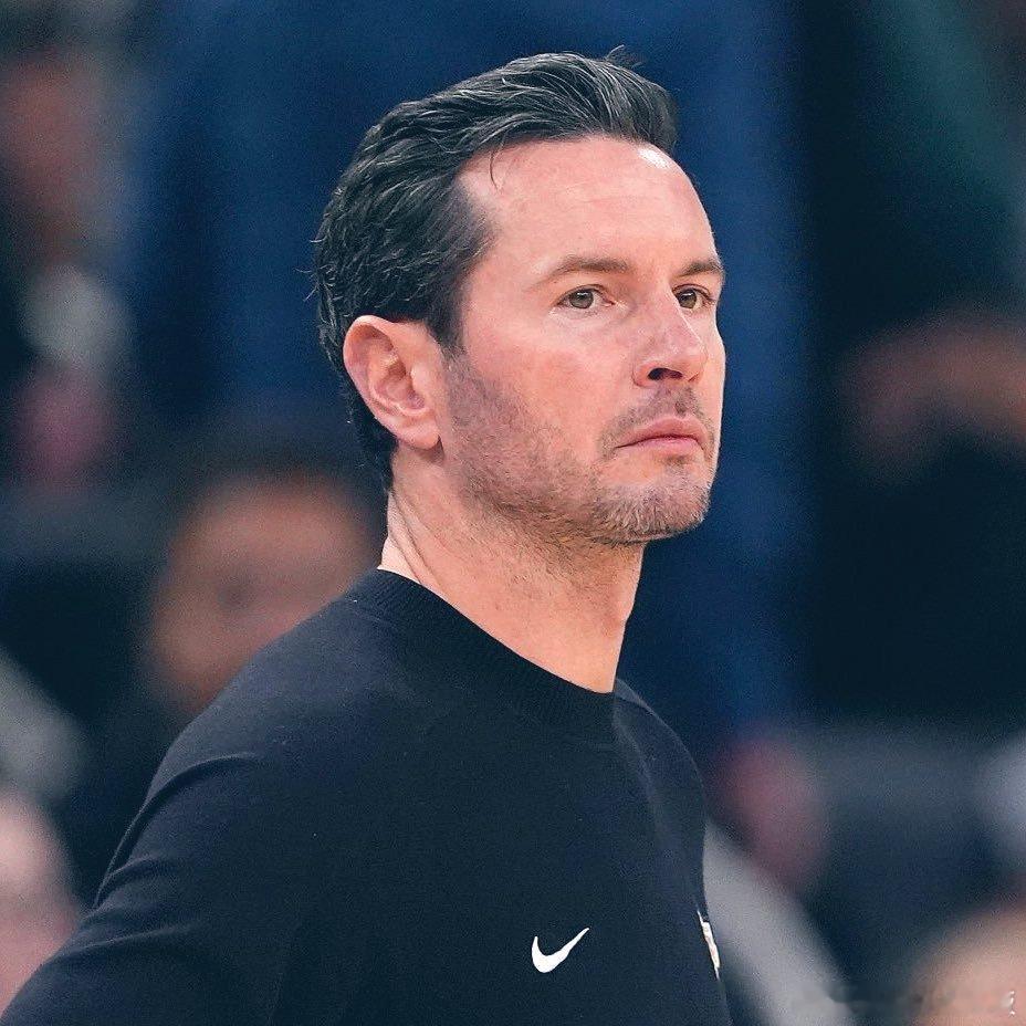 雷迪克表示，湖人在中场休息时并未做出任何调整“很多时候，球队想要重新站稳脚跟、做