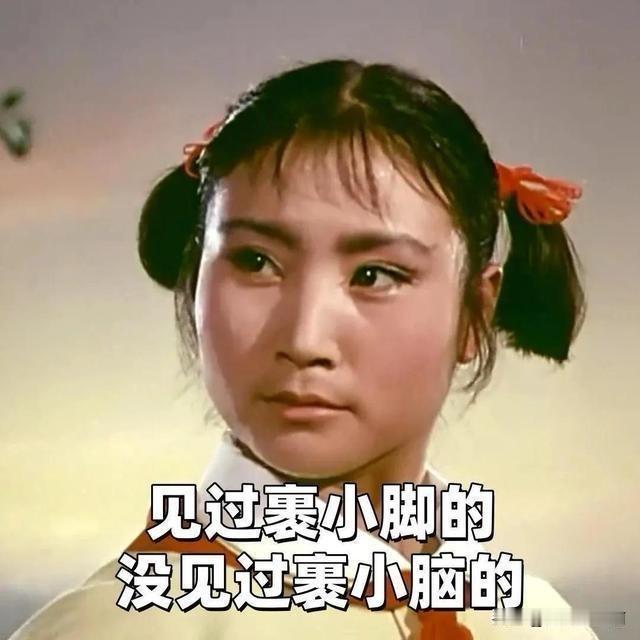 刚才遛狗回家，洗了洗因为天气太潮湿身上的黏糊糊。
扭头进了厨房。
我想熬点蔬菜海