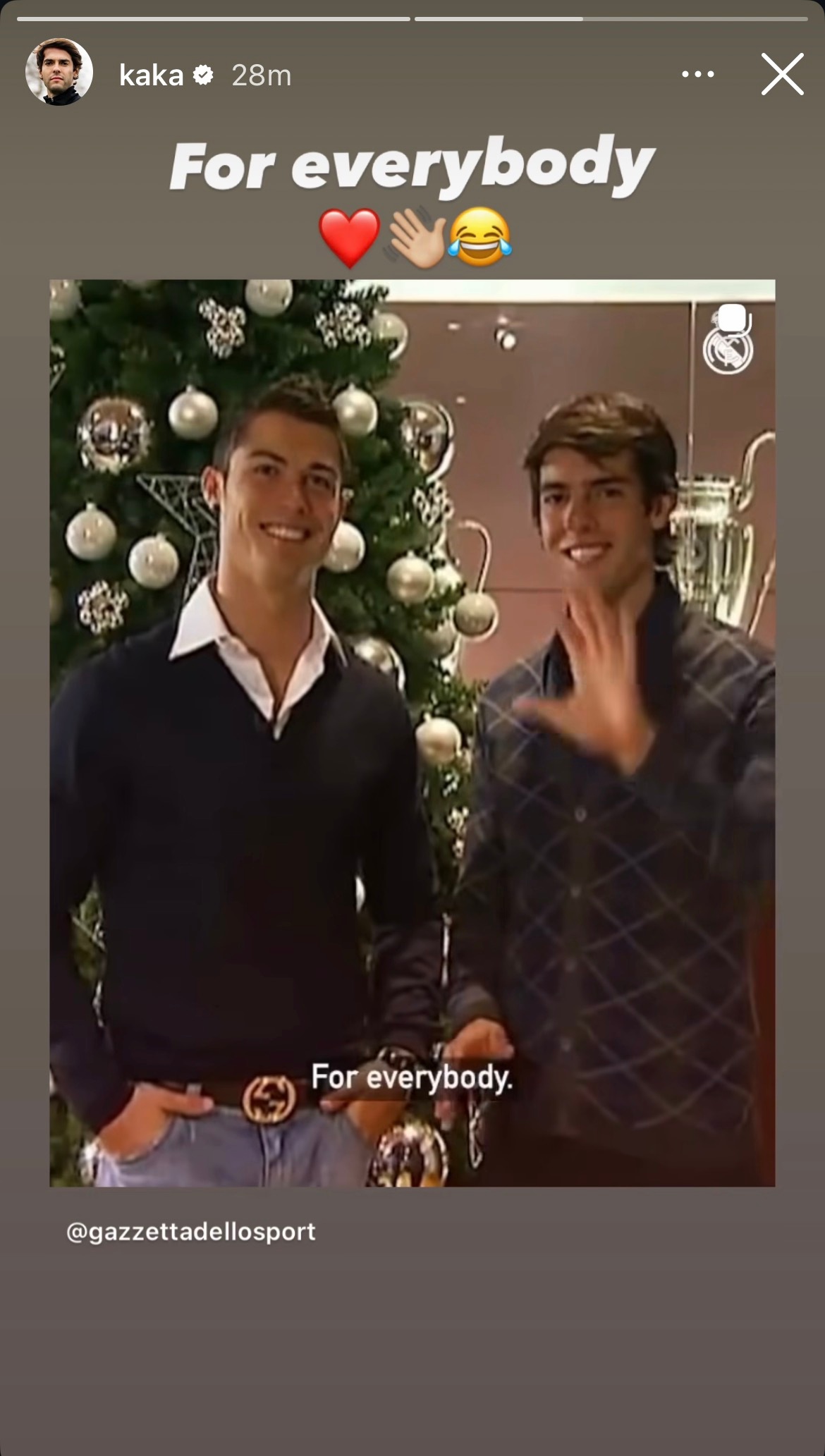 卡卡：圣诞快乐…for everybody❤️👋😂一年一度的经典咏流传皇马旧