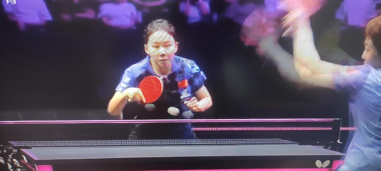 乒乓球WTT横滨冠军赛女单半决赛第二场上演中国🇨🇳德比，22岁的世界第四蒯蔓