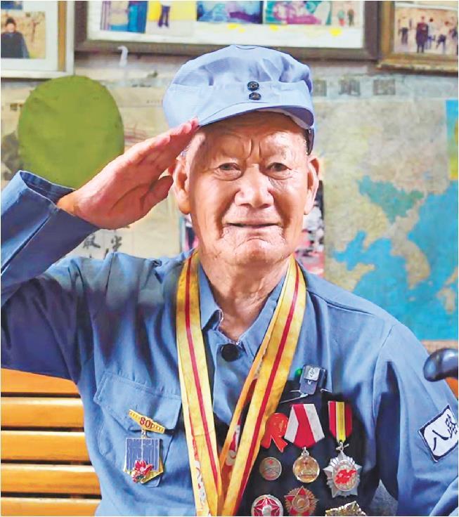 中国还健在的99岁抗日英雄李法真
 
在山东邹城唐村镇西颜庄村，住着今年99岁的