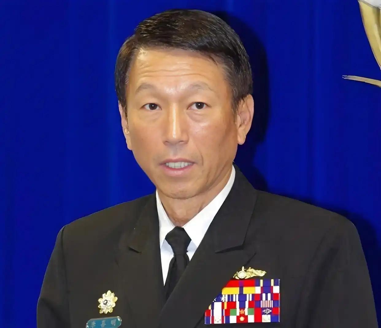 台湾前参谋总长李喜明一句话震动岛内！他公开点出关键，解放军真正缺的不是能力，而是