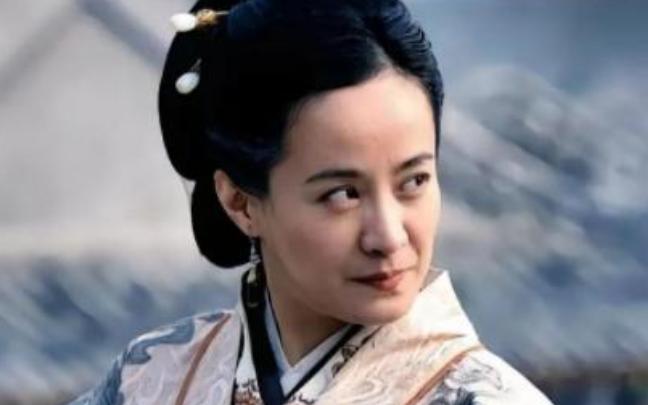 如果甄嬛穿越到朱元璋的后宫，能斗倒马皇后吗？
这么说吧！
在《甄嬛传》中，华妃的
