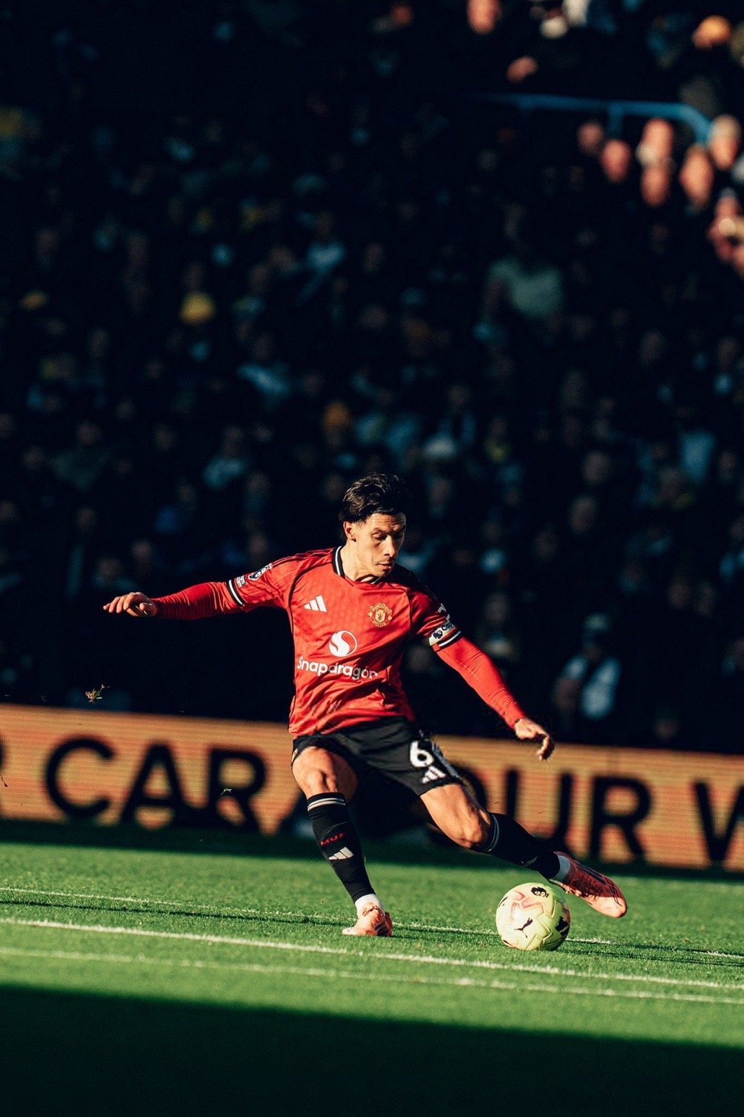 利兹联1比1曼联 利马首发打满全场，触球86次，完成拦截3次🥇关键传球1次、长