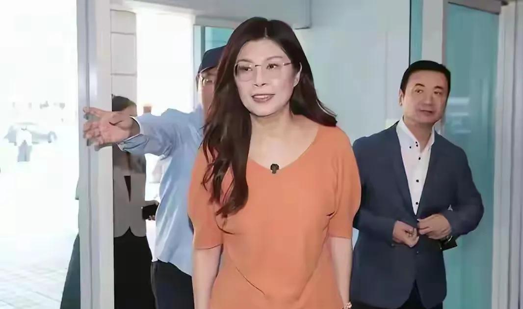 活久见了！
郑丽文帮赵少康解围？


赵少康因投票时亮票被起诉
面临可能被羁押的