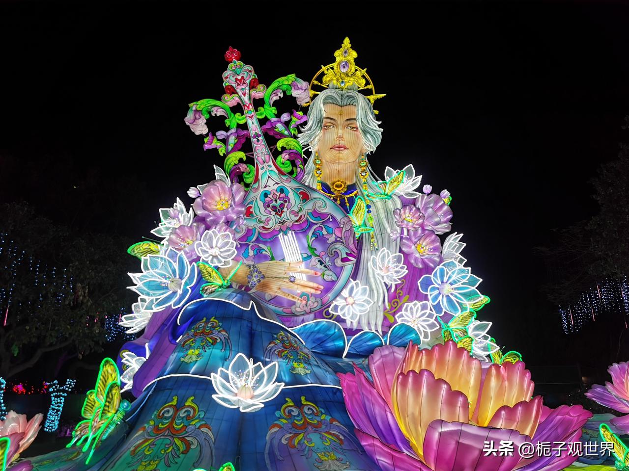 一是有家族的“长寿基因”。一方面是生理性的影响，“天生”更长的健康身体，另一方面