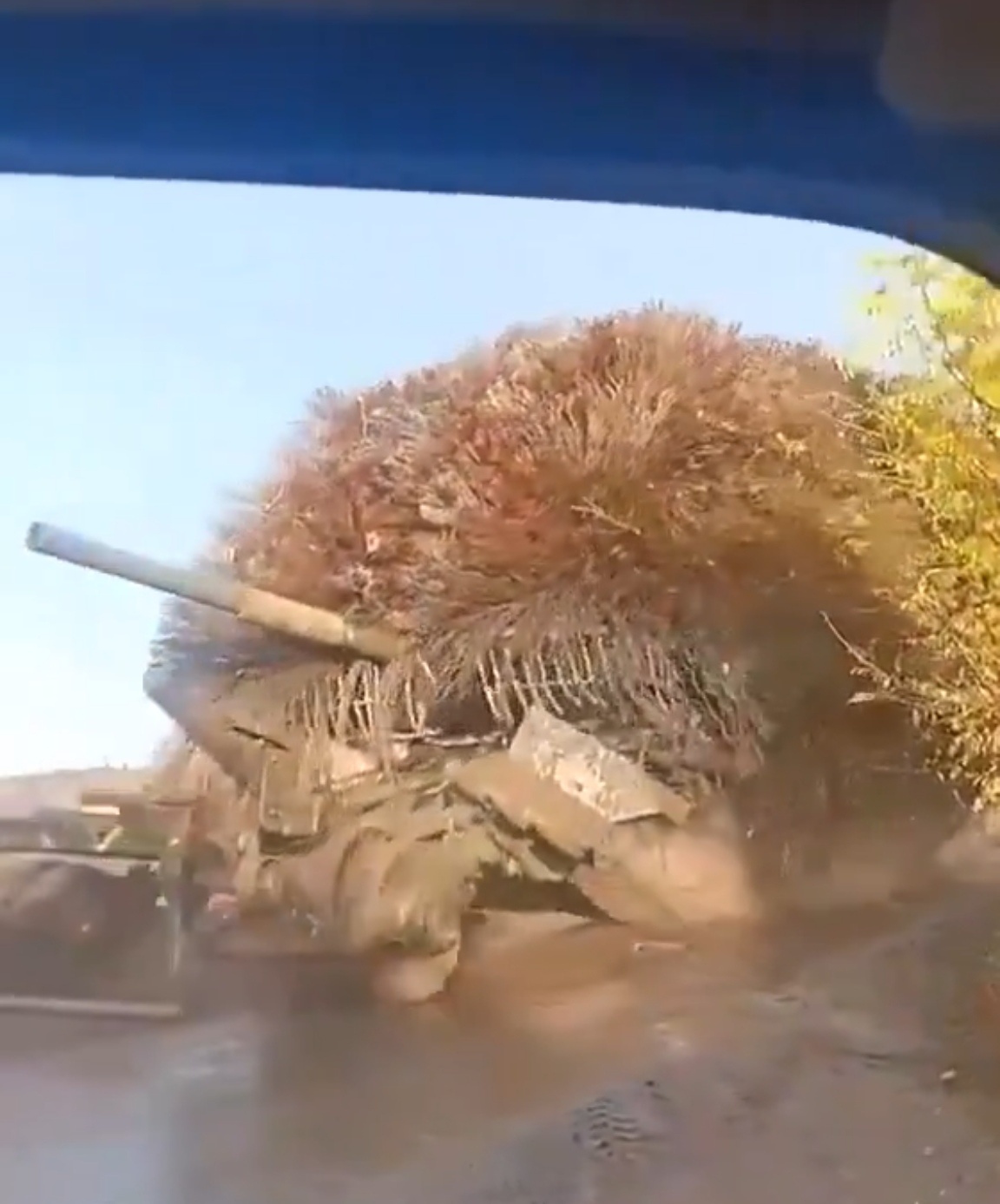 🔻震撼斯拉夫科技新作。🔻能够战胜地雷阵和100架FPV的无敌坦克👊🇷🇺