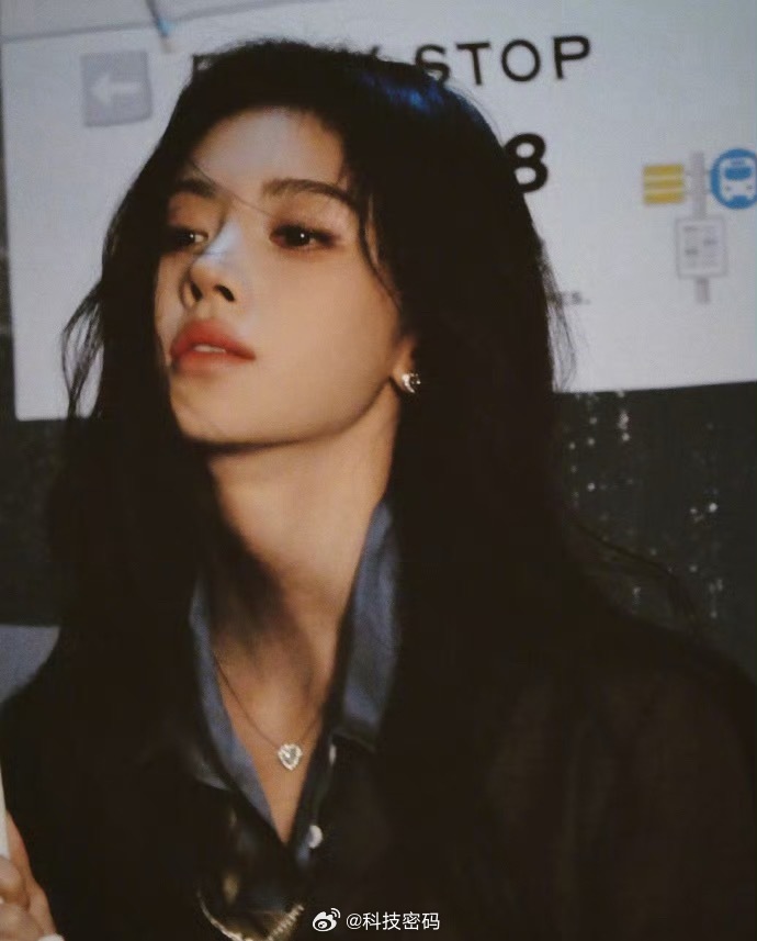 鞠婧祎被实名举报偷税漏税丝芭传媒实名举报鞠婧祎的举报信登上热搜合约纠纷持续升级，