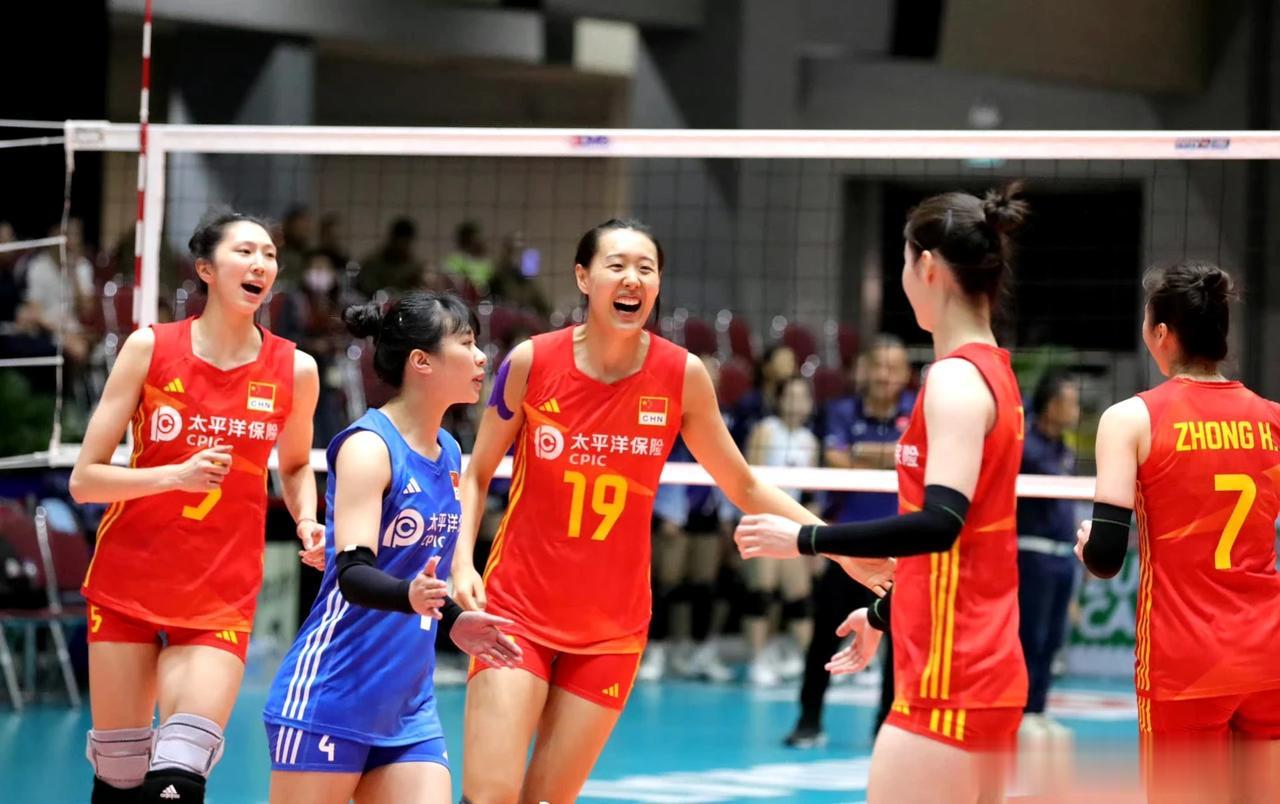 【女排亚锦赛半决赛：中国vs越南】

 赛复赛结束，东道主泰国在最后一场比赛中3
