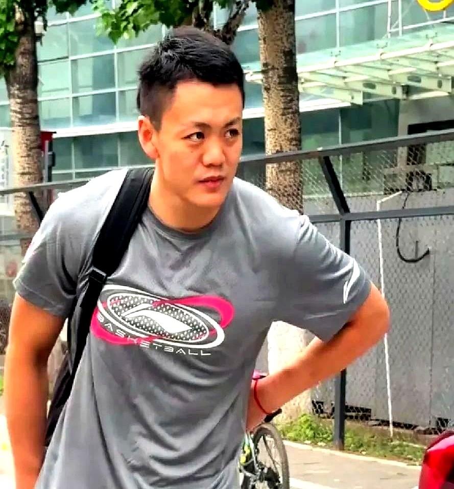 200万锁死FMVP，辽宁把人情账本撕得比工资条还碎。
省下的400万立刻换成5
