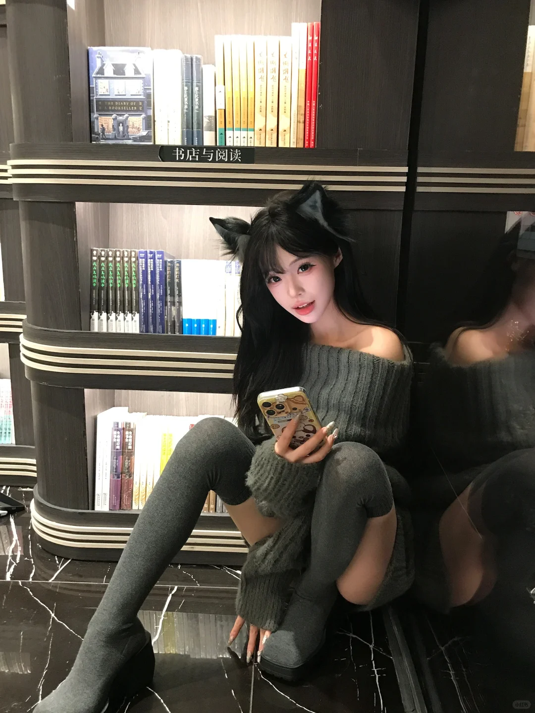 小猫最粘人的季节到了