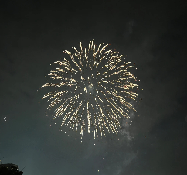 第一批制造年味的人出现了看完华为新年照相馆的短片深有感悟。以前觉得年味是鞭炮和新