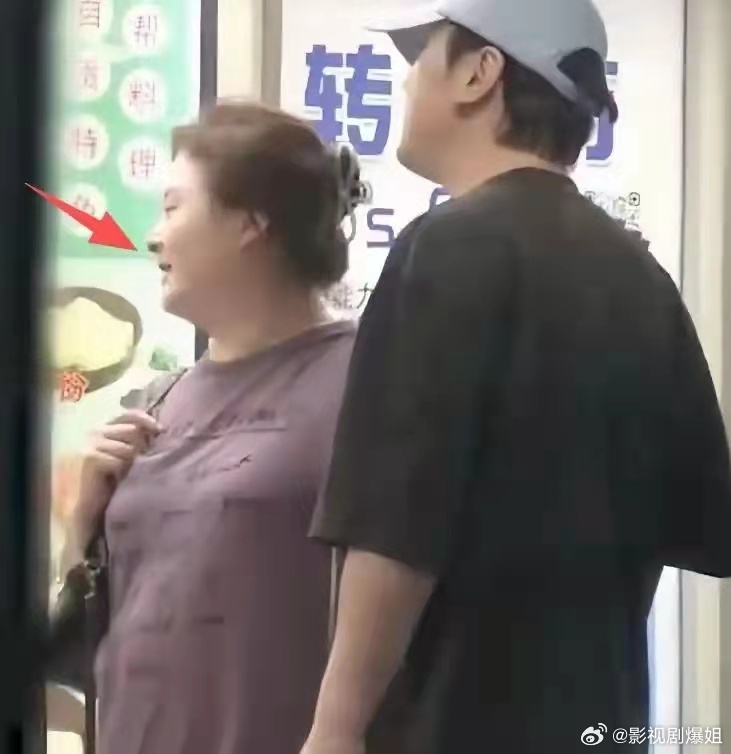 沈腾一家近况曝光，王琦复胖200斤，儿子胖乎乎有肚腩，夫妻还挺恩爱和谐！ ​​​