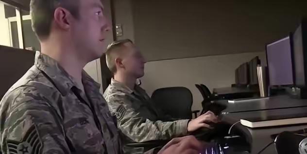 美国分分钟让中国断网？
​​全球仅13台根服务器，美国独占10台，中国却一台都没