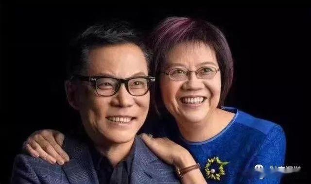 李国庆和俞渝早年也是一对幸福干妻，看到早年的采访，俞渝说，我先生是一个非常好的丈