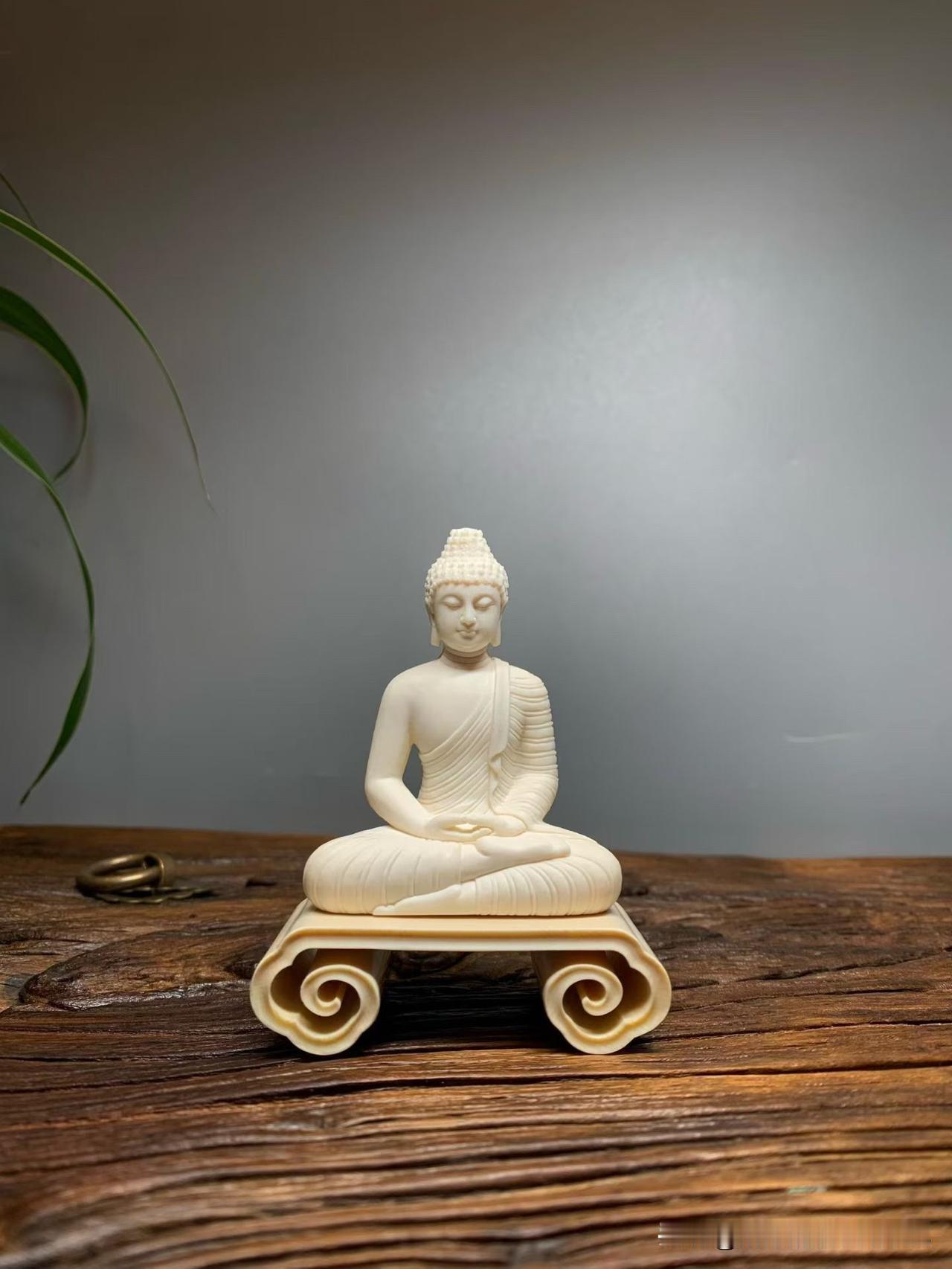 有些佛像，看的是工。

有些佛像，看久了，却像在照见自己的心。

这尊释迦牟尼佛
