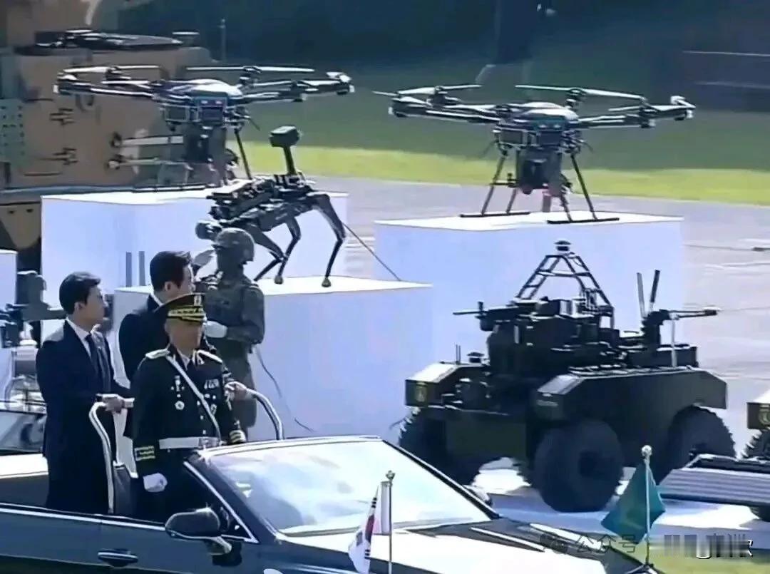 韩国鸡龙占大阅兵.机器狗、无人机、钻地导弹纷纷亮相

10月1日，韩国在忠清南道