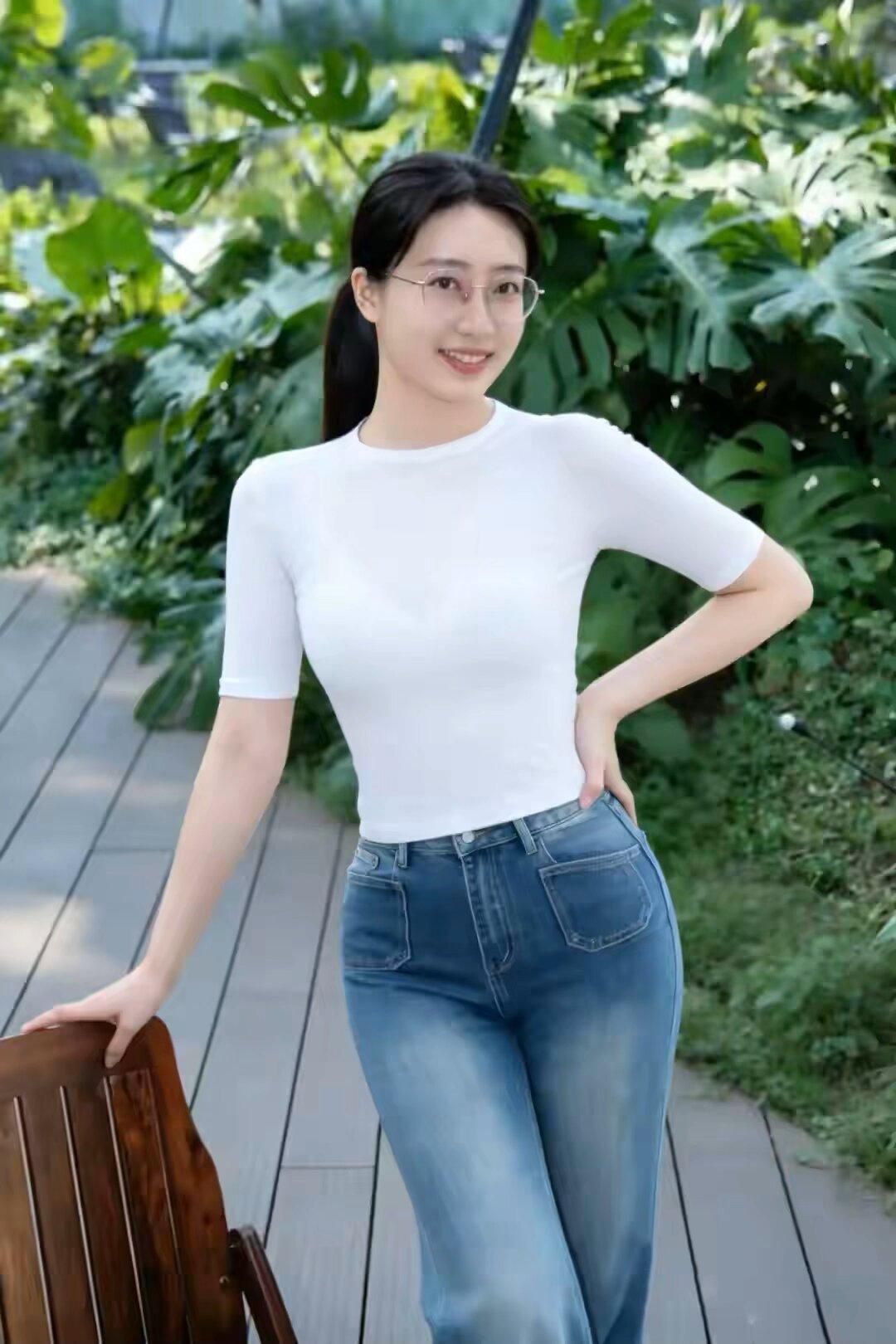 世上没有完美的事，也没有完美的人。人生本是一条起伏的曲线，有时低，有时高。低时该