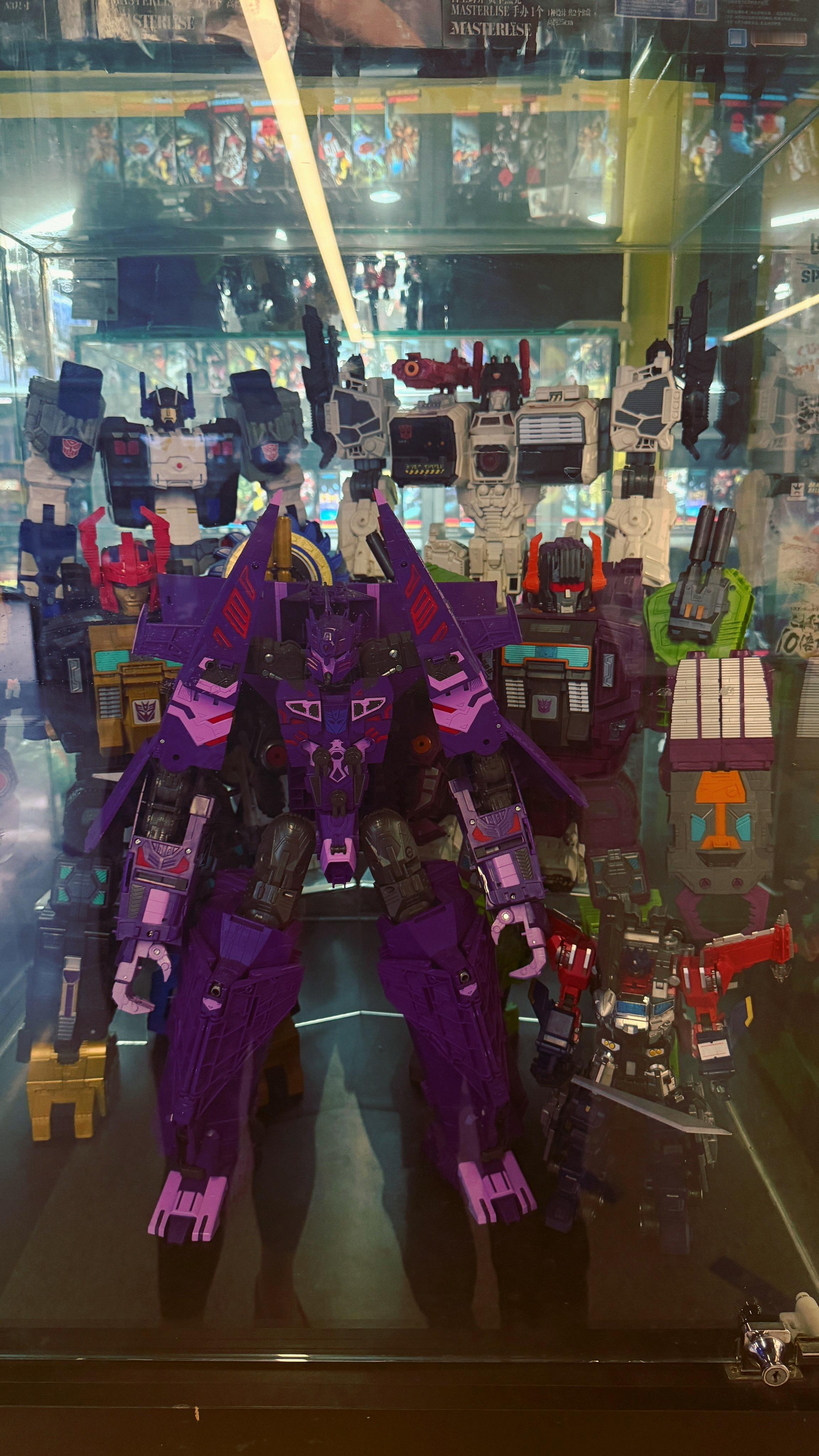 小时候，哪个孩子有孩之宝的变形金刚那就NB的不得了，谁要有个擎天柱那就是全班的骄