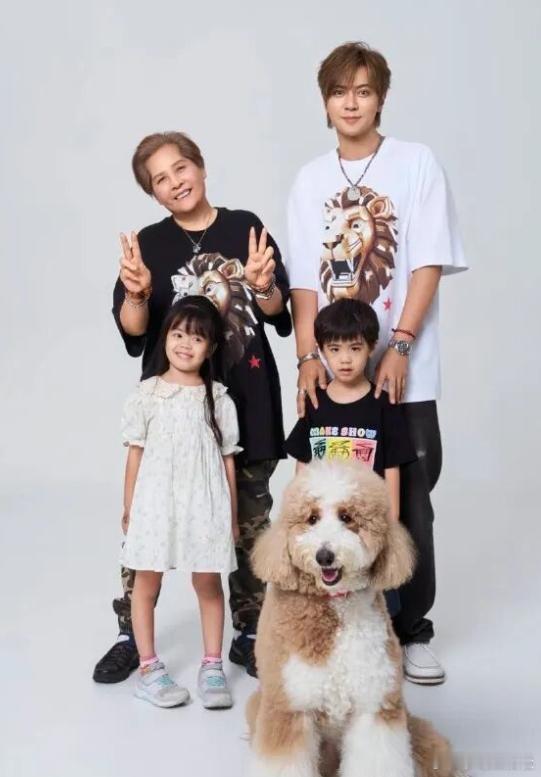 罗志祥经纪人晒亲子鉴定 罗志祥经纪人 小霜 公开亲子鉴定回应自己两个小孩是罗志祥