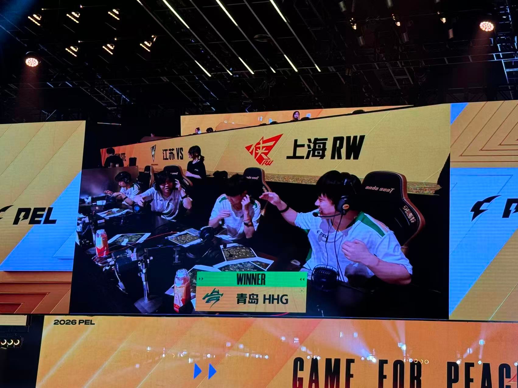 好汉沙漠二连鸡沙漠赛场全员状态火热手感拉满，青岛好汉稳扎稳打连下两局斩获二连鸡，