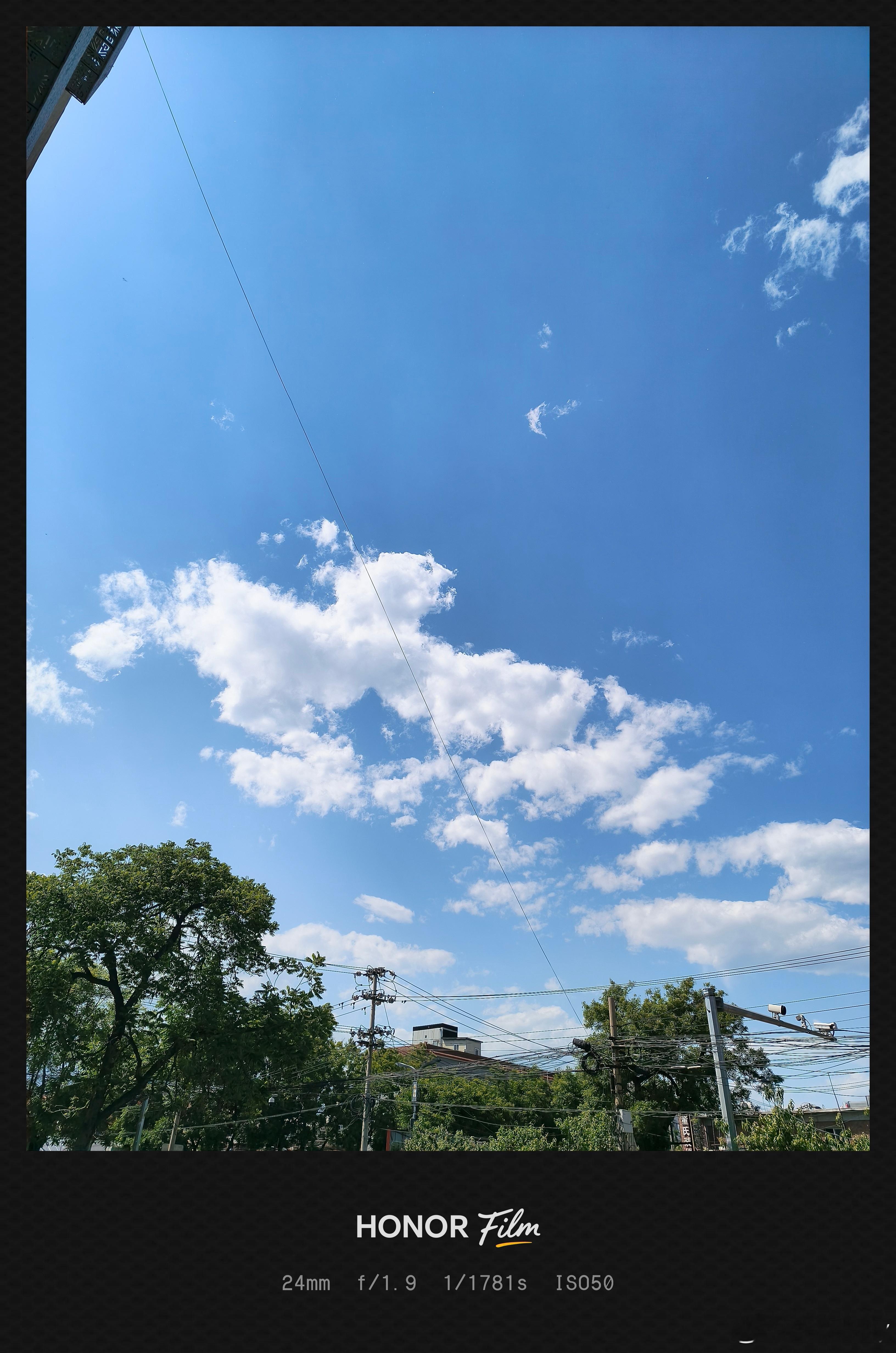 今天的北京蓝天白云 