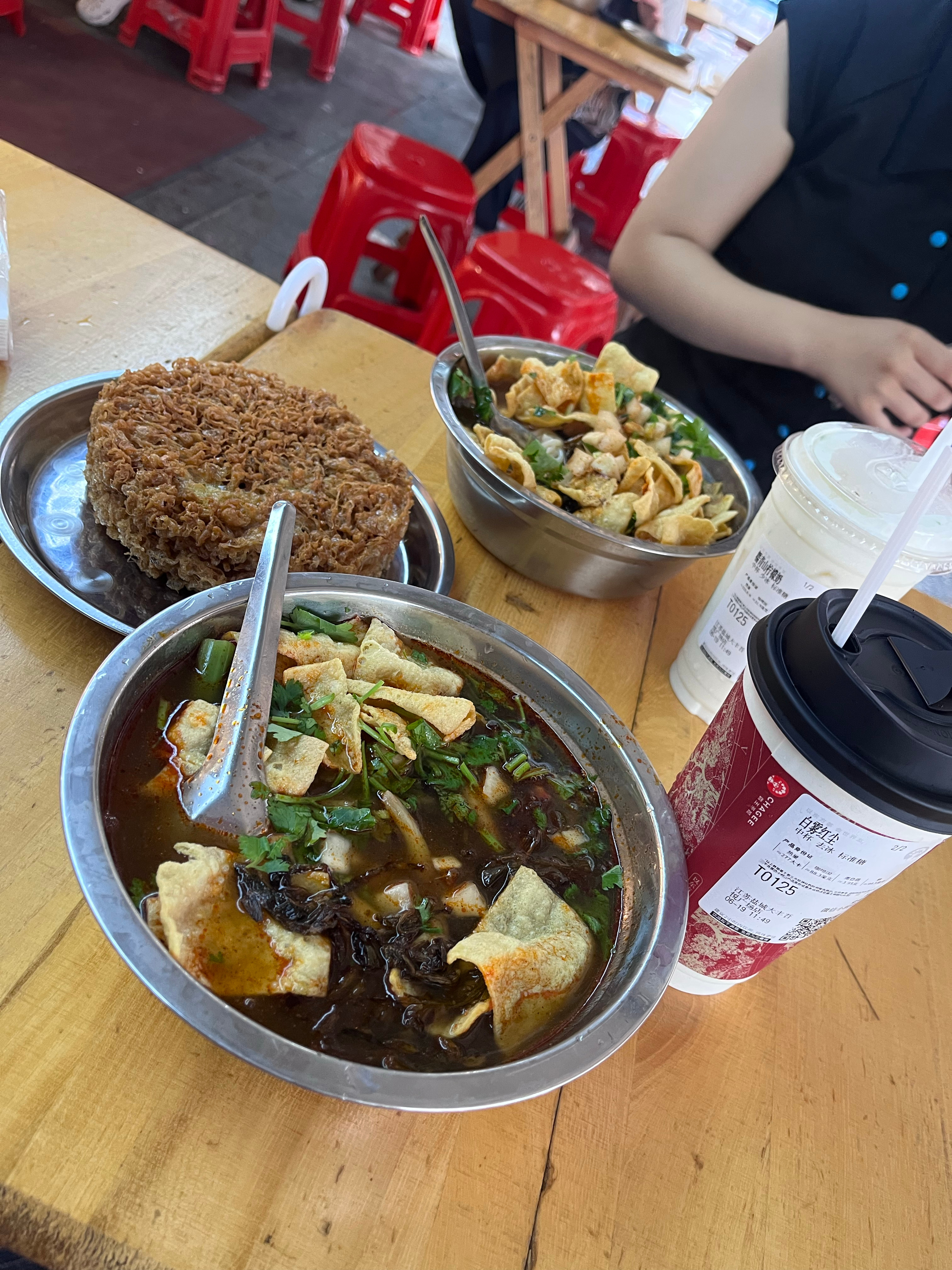 张极  🧡张极 🧡张极绝美音色 0000人生在世，委屈辛酸都是难免的。越是低