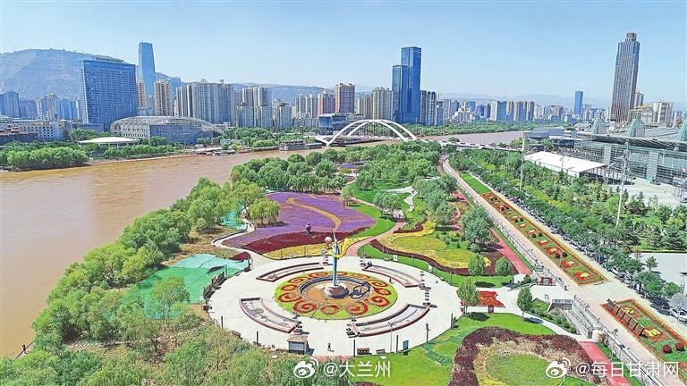 来兰州走一走黄河风情线一条黄河穿城而过，铺展百里滨河长卷黄河母亲、水车博览园、百