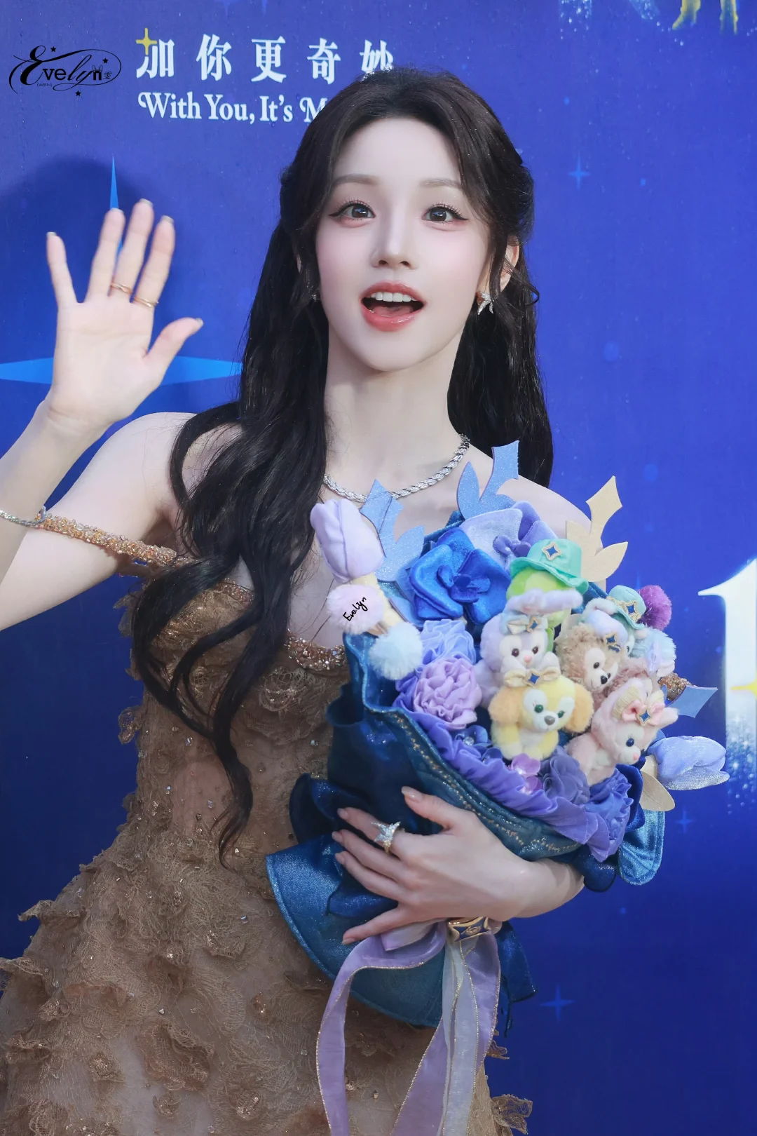 宋雨琦上海迪士尼十周年活动饭拍💛💜