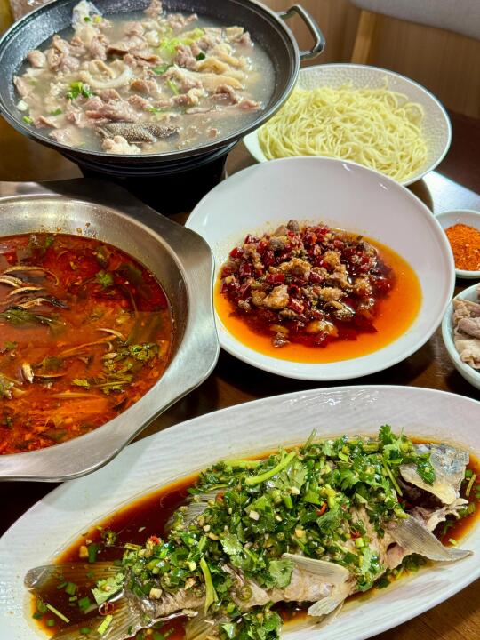 温州苍蝇馆子的无刺鲫鱼🐟一人干完一整条❗️