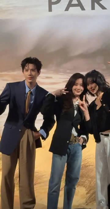 刘诗诗王安宇孙千合影 刘诗诗王安宇孙千celine同框刘诗诗王安宇孙千celin