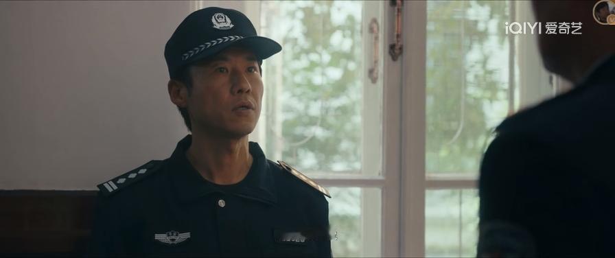 满心期待的去看“低智商犯罪”，大失所望。好好的按原著拍多好，非要弄个男扮女装抢金
