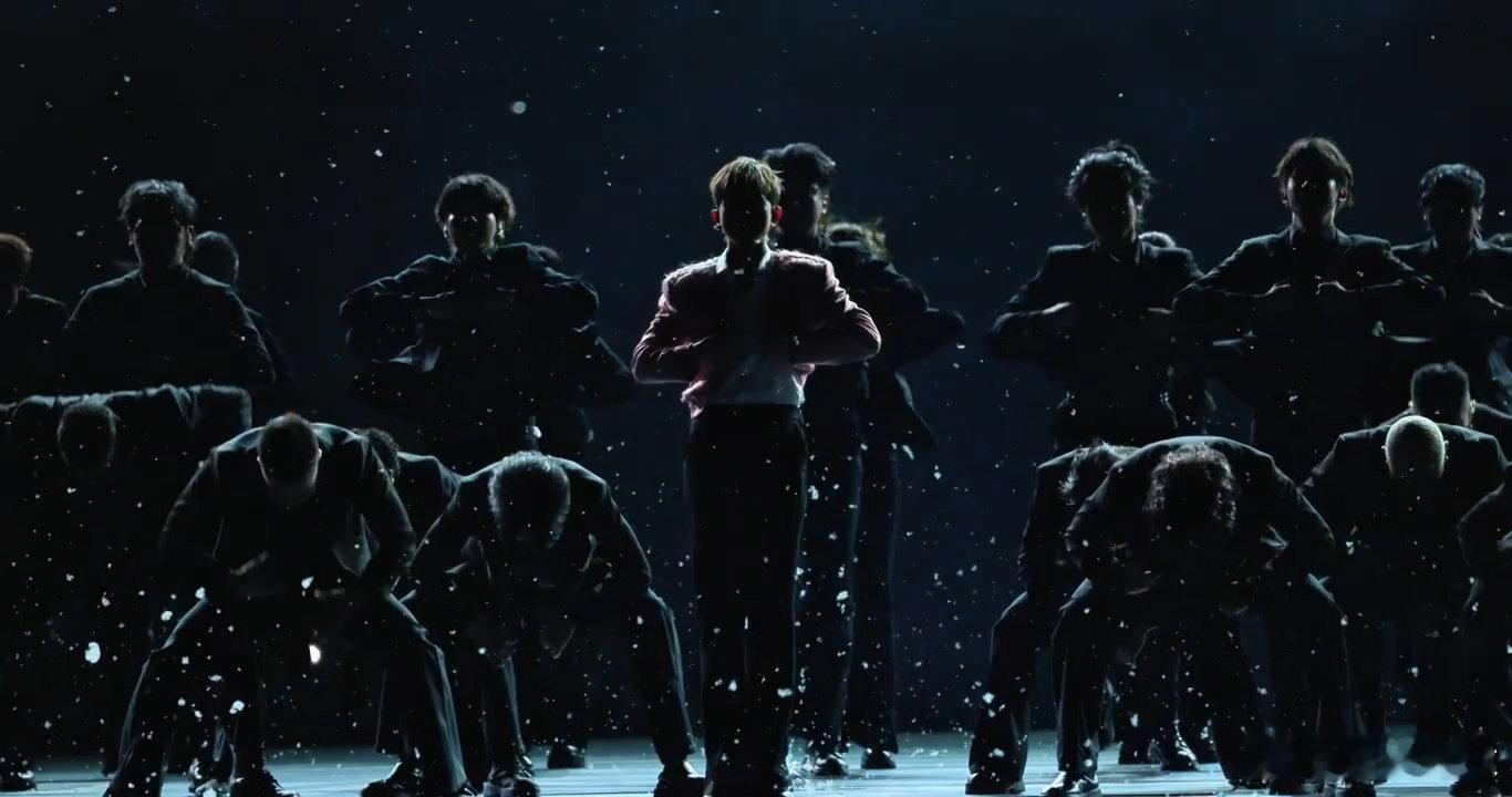 张杰舞台连杨絮都在助攻，这个绝美氛围感竟然是杨絮在助攻啊张杰舞台连杨絮都在助攻张